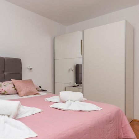 Apartment Strawberry มาคาร์สกา ภายนอก รูปภาพ