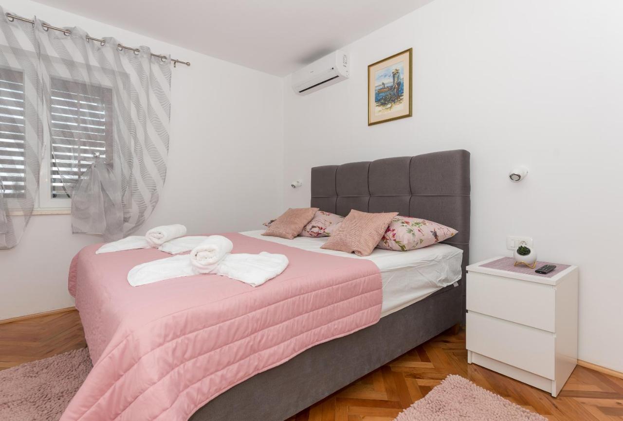 Apartment Strawberry มาคาร์สกา ภายนอก รูปภาพ