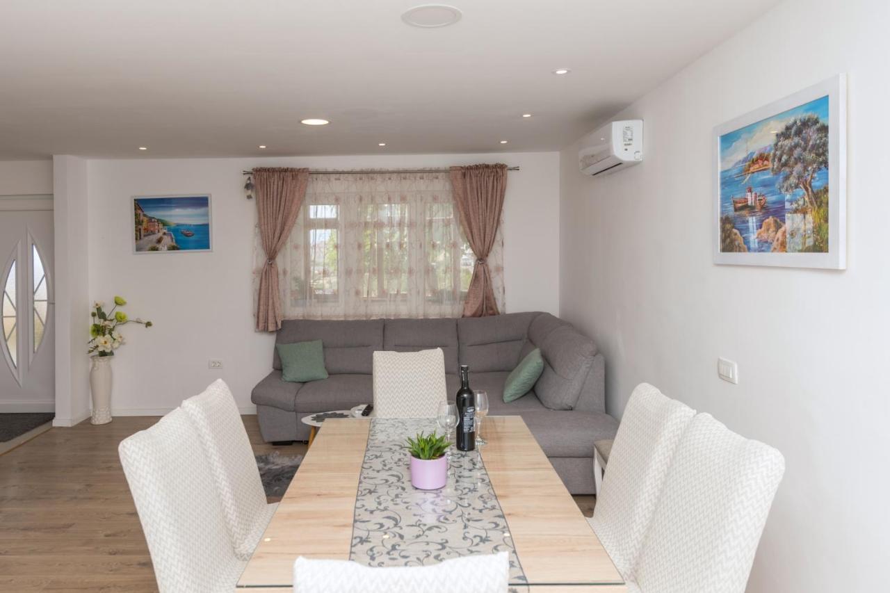 Apartment Strawberry มาคาร์สกา ภายนอก รูปภาพ