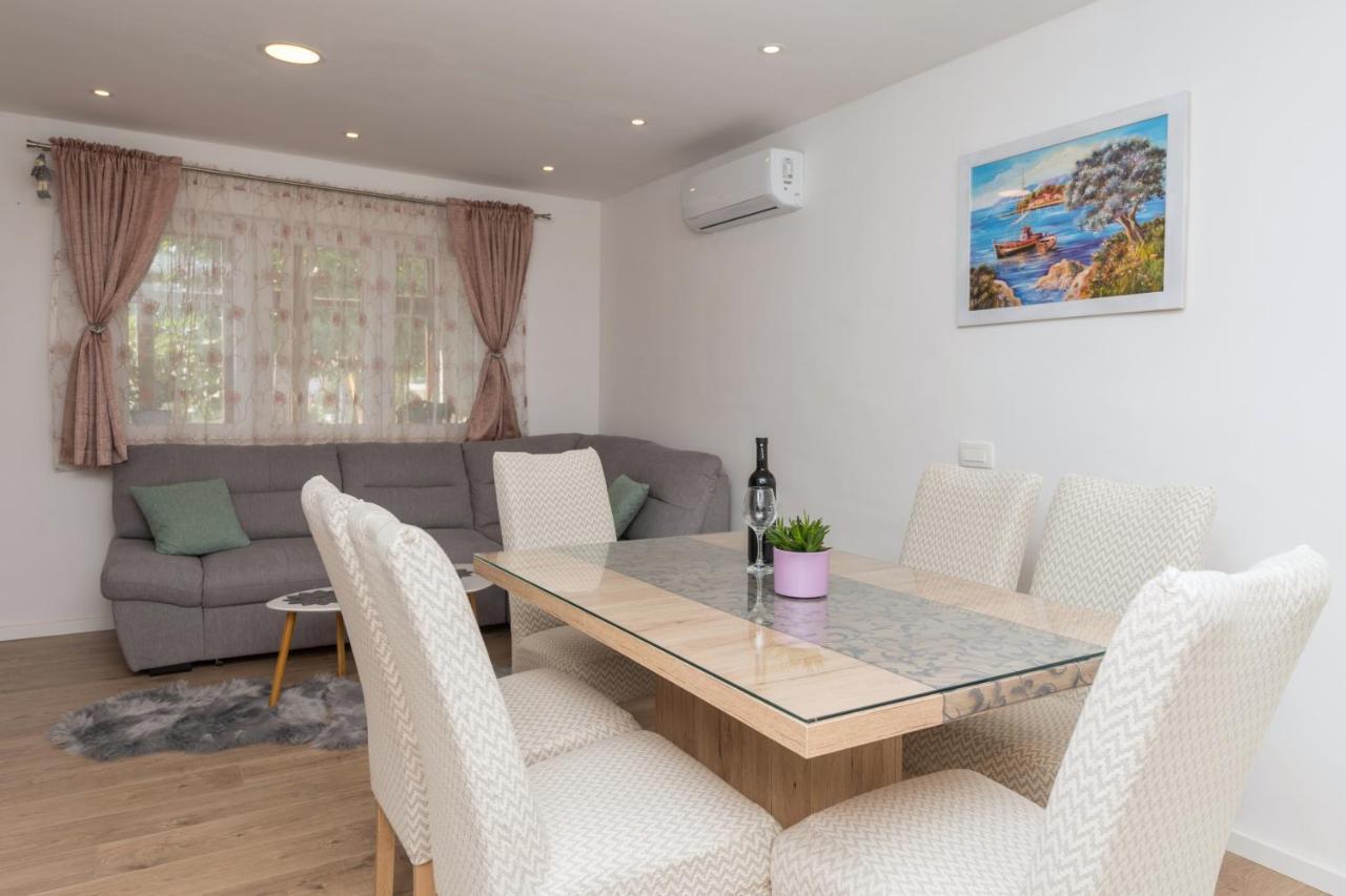 Apartment Strawberry มาคาร์สกา ภายนอก รูปภาพ